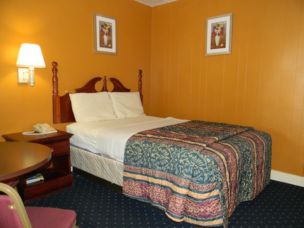 Fairfax Motel Roanoke Rapids Δωμάτιο φωτογραφία